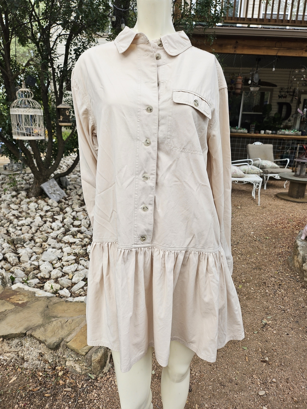 eesome Light Beige, Bone Button-Front Shirt Frill Hem Mini Dress M